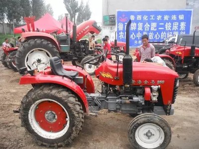 黄海金马拖拉机荣获“2016金口碑奖”农机售后服务十大品牌